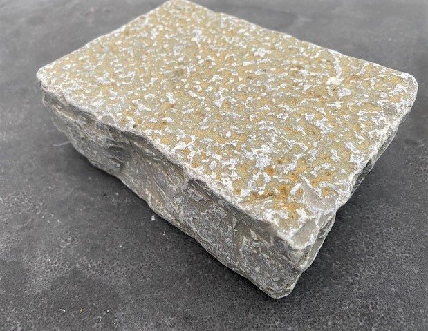 Wells Reclamation Yellow Grey Limestone Cobble Setts