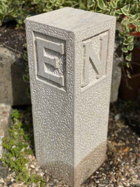 Directional Plinth