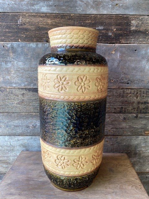 Wells Reclamation Vintage Bay Keramik West German Vase