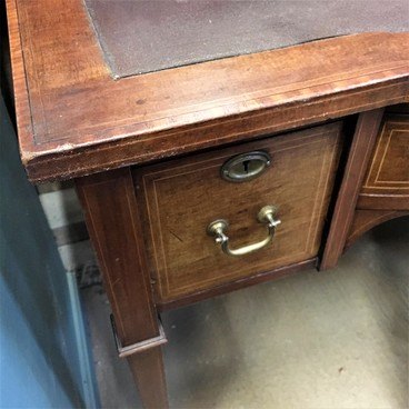 Desks & Bureaus
