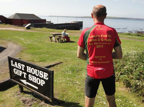 Barrie Llewellyn reaches John O'Groats