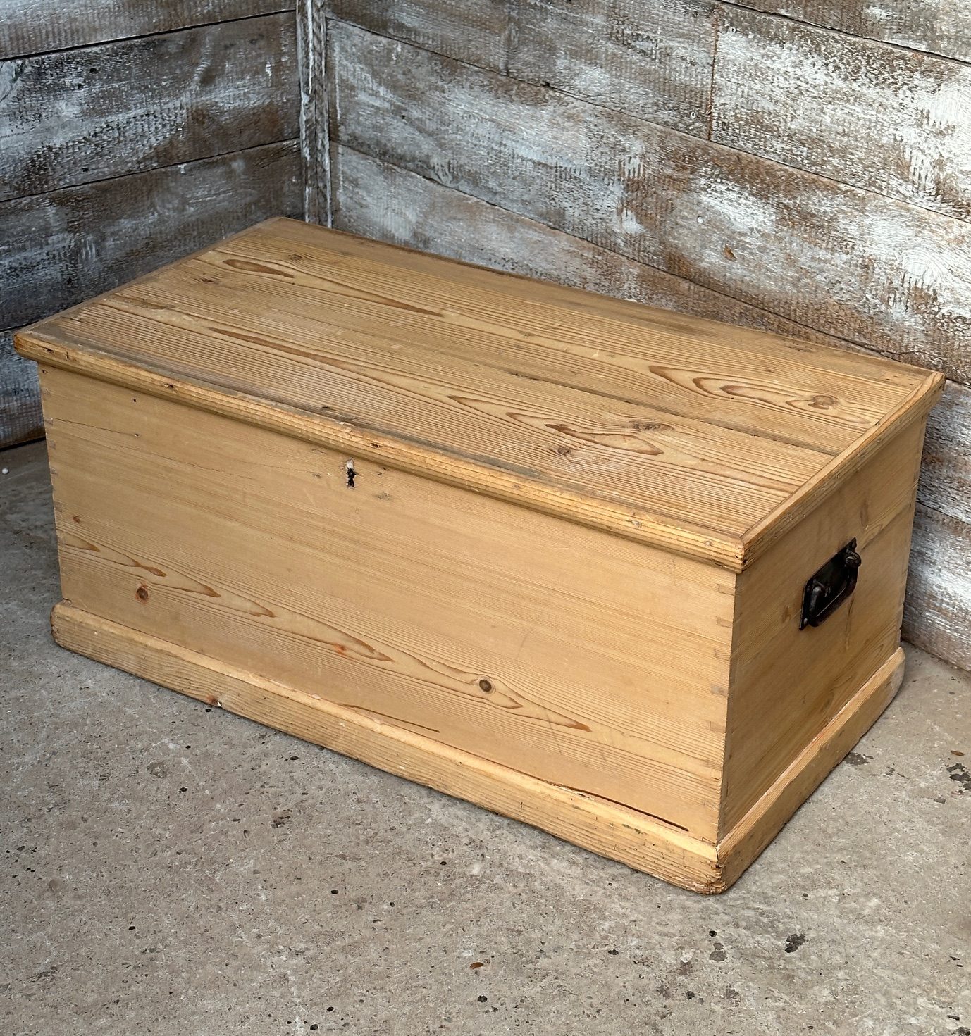 vintage blanket box - Wells Reclamation