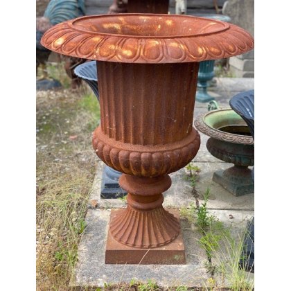 Large Traditional Cast Iron Urn (Rustic)