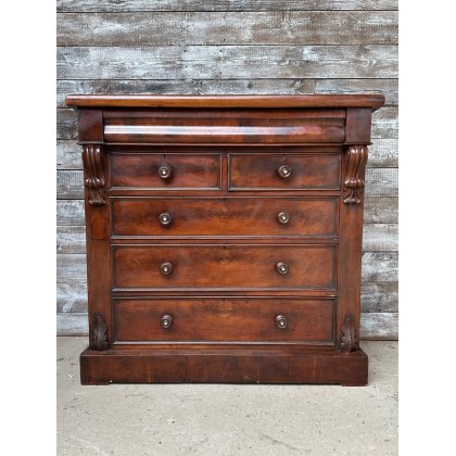 Wonderful Antique Victorian Decorative Chest Of Drawers