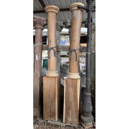 Reclaimed Oak Columns (1)