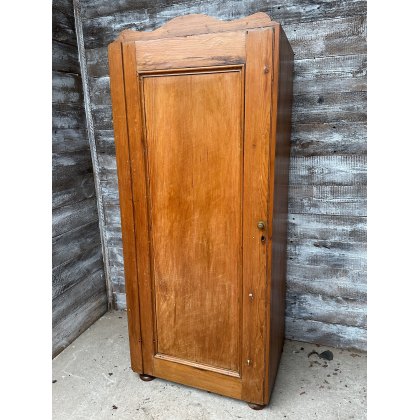 Vintage 20th Century Pine Cupboard
