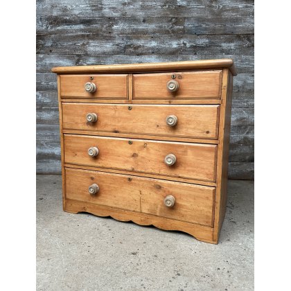 Beautiful Antique Light Pine Chest Of Drawers