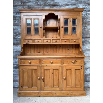 Vintage Farmhouse Style Pine Dresser