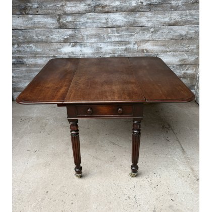 Stunning Regency Mahogany Drop Leaf Dining Dining Table