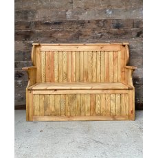 Polished Pine Settle