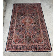 Vintage Quality Middle Eastern Wool Rug (1.98m x 1.32m)