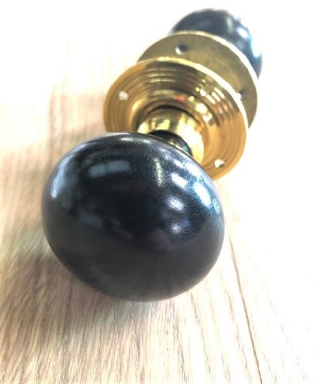 Wells Reclamation Plain Door Knobs (Brass)