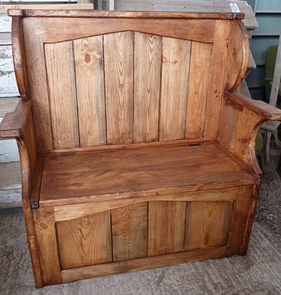 Wells Reclamation Pine Kitchen Settle