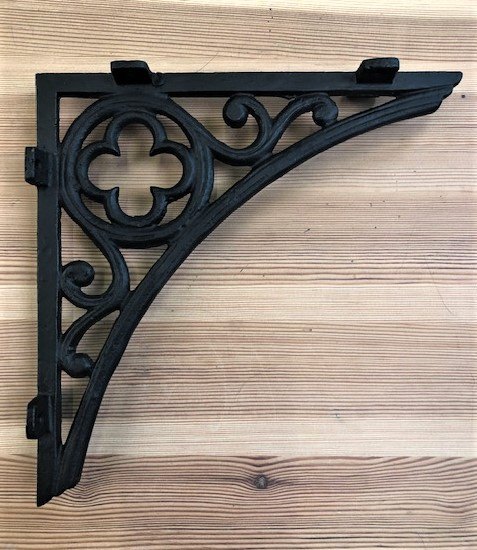 Wells Reclamation Shelf Bracket (Baby Quatrefoil)