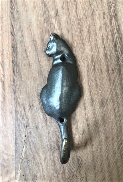 Wells Reclamation Cute Cat Hook