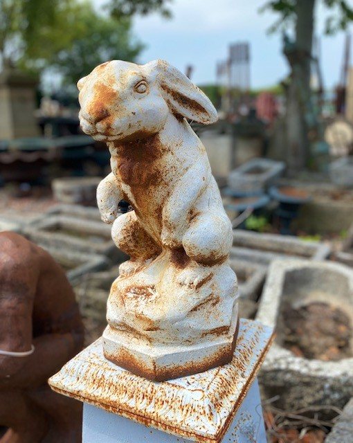 Wells Reclamation Cast iron white Rabbits