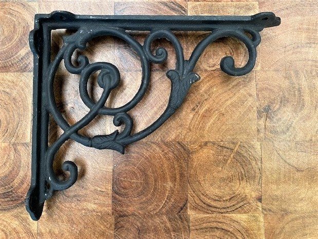 Wells Reclamation Shelf Bracket (Small Scroll)