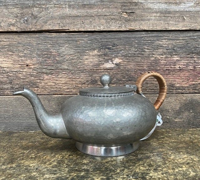 Wells Reclamation Arts & Crafts English Pewter Tea Pot