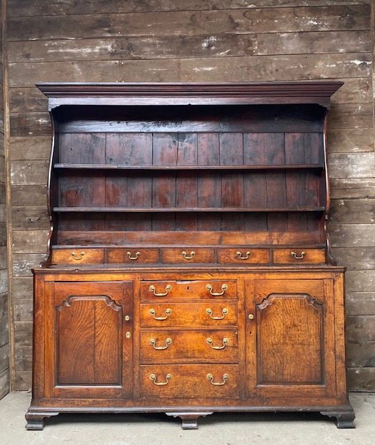 Wells Reclamation Stunning Late 18th Century Closed Oak Dresser