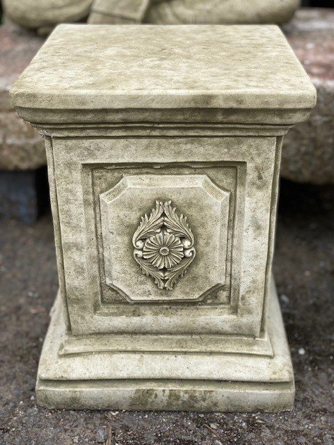 Wells Reclamation Plinth (Cartouche)