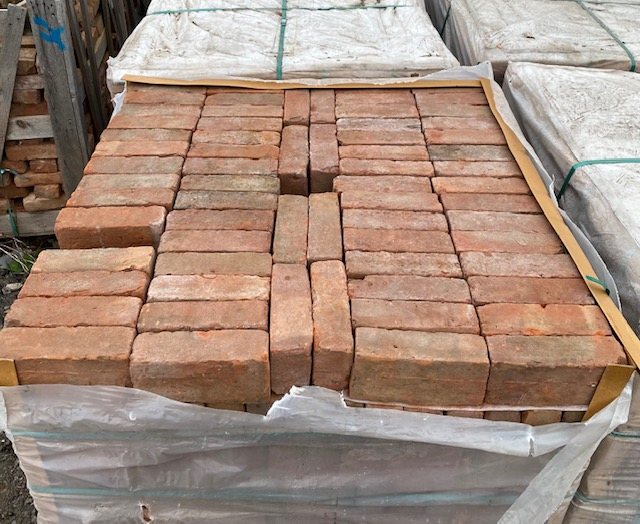 Wells Reclamation Reclaimed Clay Bricks (9' x 2.8')