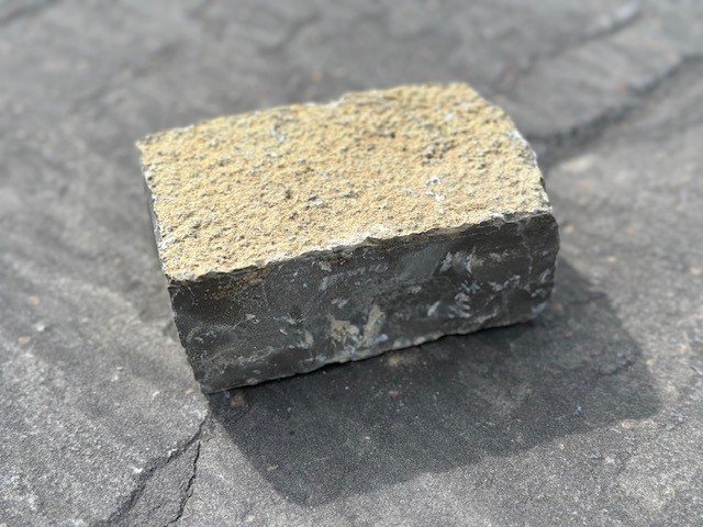 Yellow Grey Limestone Cobble Setts Heavy Duty