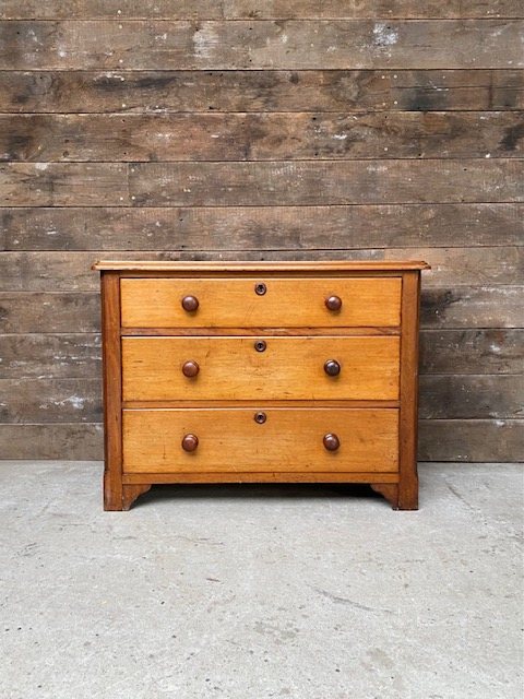 Fabulous 19th Century Victorian Mahogany Chest Of Drawers