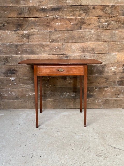 Antique Edwardian Mahogany Drop Leaf Pembroke Table