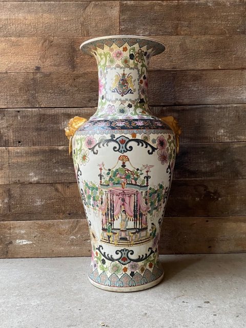 Fantastic Large Decorative Chinese Export Ground Vase