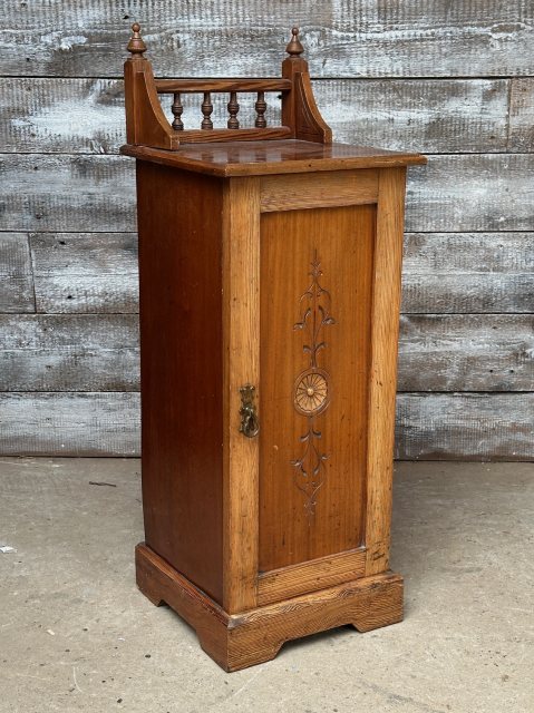 Beautiful Victorian Pine & Mahogany Bedside Cupboard