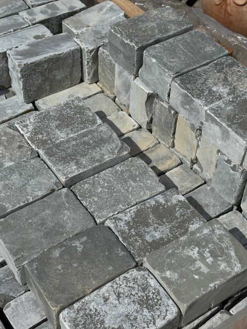 Blue Limestone Cobble Setts