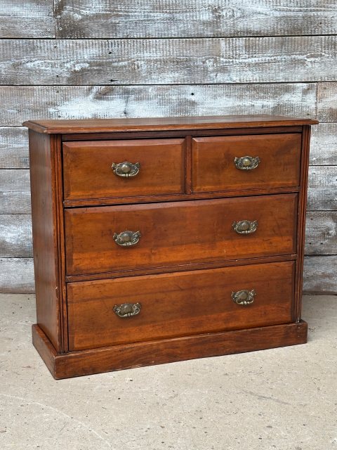 Lovely Small Edwardian Mahogany Chest Of Drawers