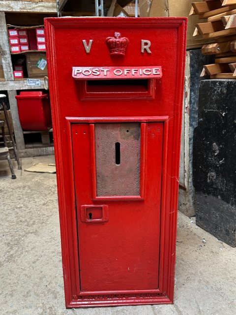 Antique Orignal Victorian VR Large Post Box