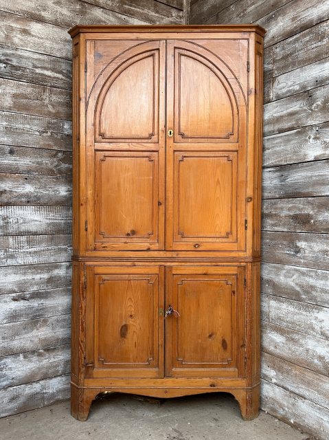 Beautiful Antique Georgian Pine Corner Cupboard