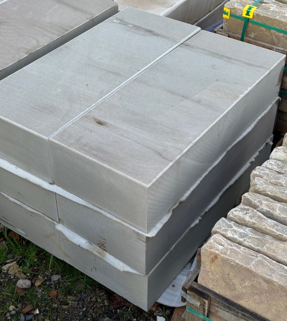 Simple Sandstone Block Step