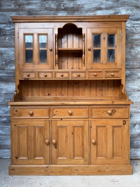 Vintage Farmhouse Style Pine Dresser