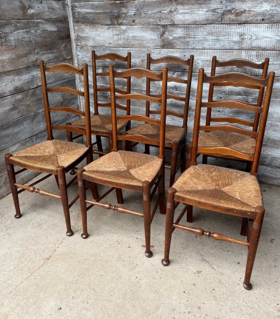 A Great Set Of 6 Ladderback Dining Chairs