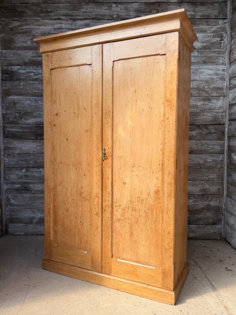Beautiful Victorian Waxed Pine Large Cupboard