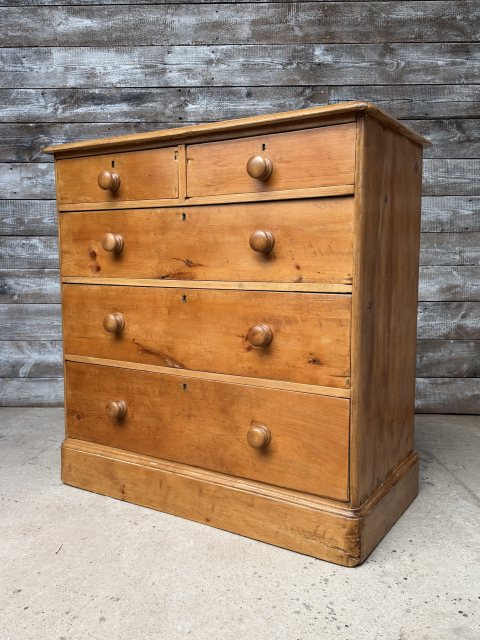 Wonderful Victorian Pine Chest Of Drawers