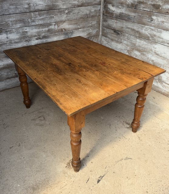 Antique Victorian Farmhouse Pine Dining Table