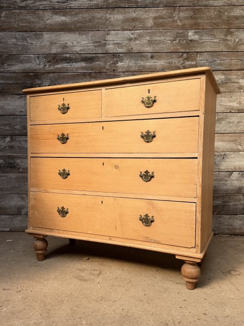Beautiful 19th Century Stripped Pine Chest Of Drawers