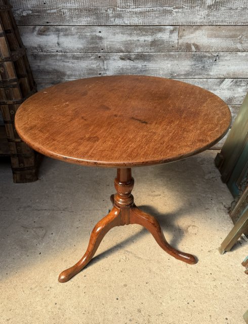 Antique Victorian Oak Tilt Top Table