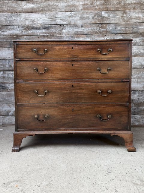 Antique Early Victorian Mahogany Chest Of Drawers