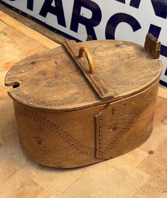 Fine Antique Circa 1900 Folk Nordic Tine Box