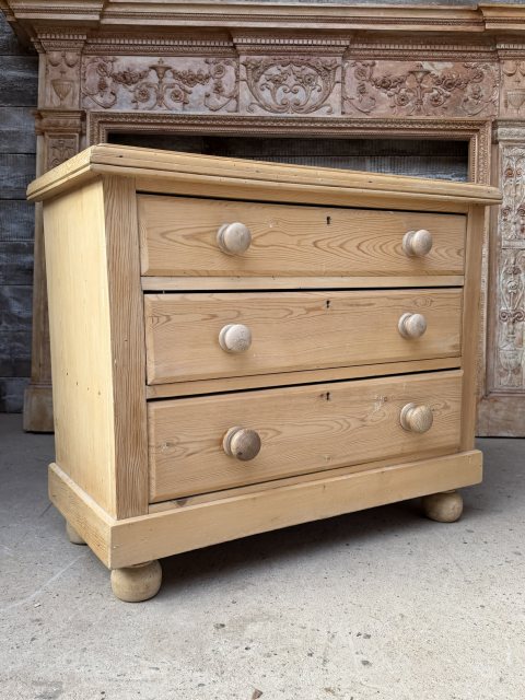 A Small Victorian Pine Chest Of Drawers