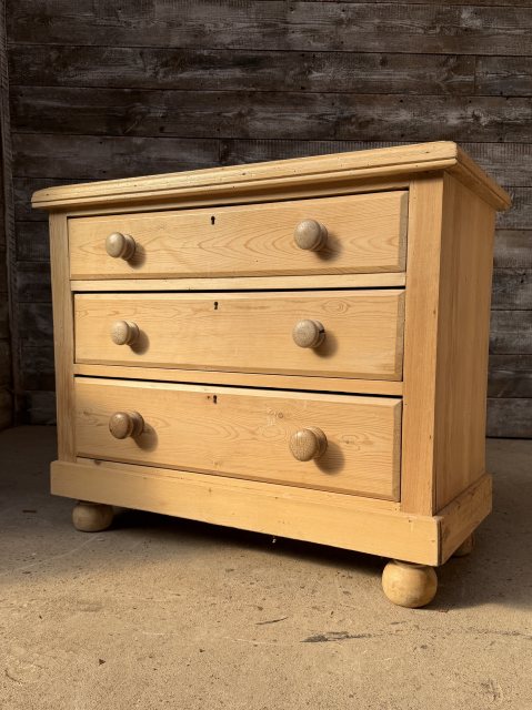 A Small Farmhouse Pine Chest Of Drawers