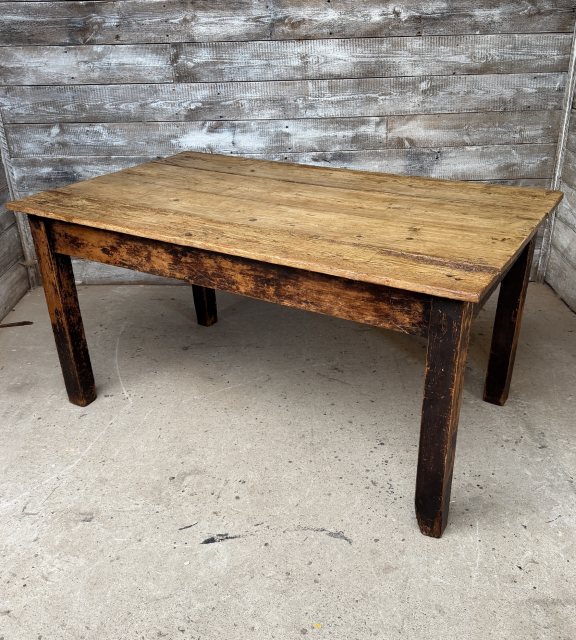 A Beautiful 19thC Scrubbed Pine Dining Table