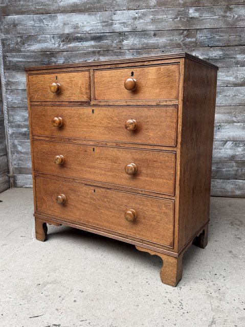 A Fine Quality 19thC English Oak Chest Of Drawers