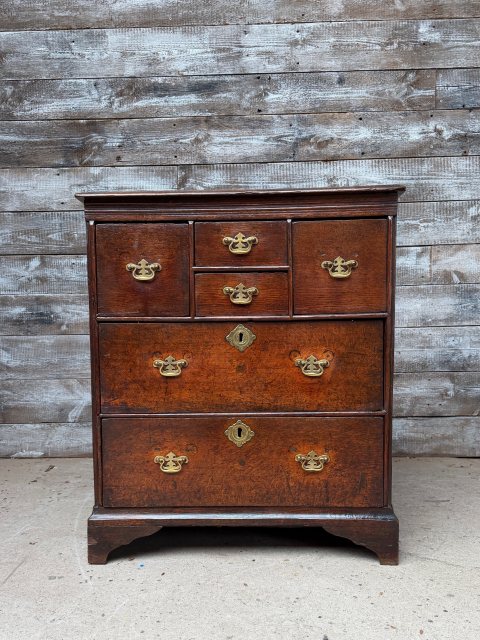 A Georgian Oak Bachelors Chest Of Drawers
