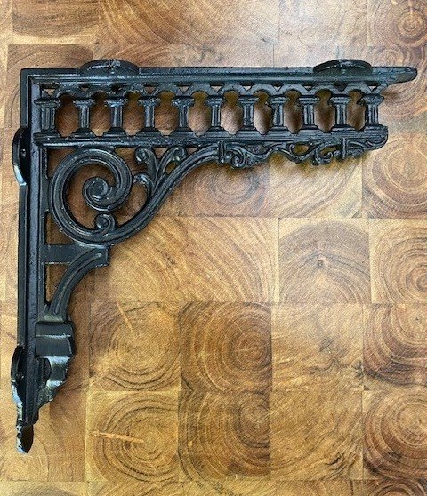 Wells Reclamation Shelf Brackets (Roman)